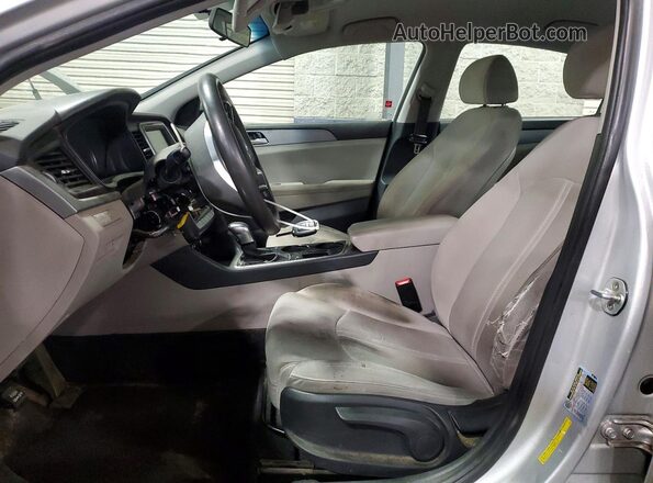 5NPE24AFXJH626699 2018 HYUNDAI SONATA Silver Front interior view