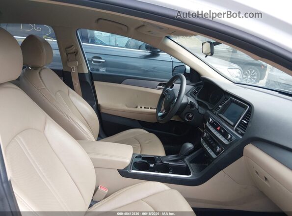 5NPE24AFXJH663901 2018 HYUNDAI SONATA White Vista interior delantera