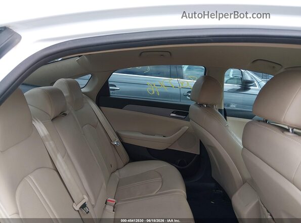 5NPE24AFXJH663901 2018 HYUNDAI SONATA White Vista de la etiqueta del VIN