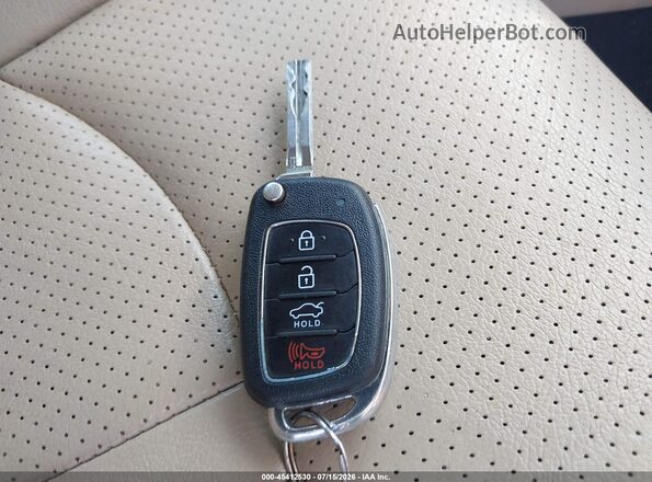 5NPE24AFXJH663901 2018 HYUNDAI SONATA White Vista del salpicadero