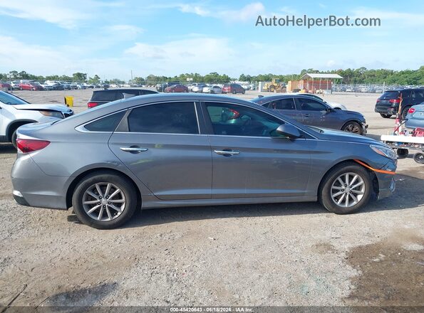 5NPE24AFXKH758301 2019 HYUNDAI SONATA Gray Rear interior view