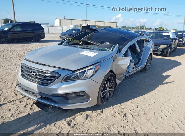 5NPE34AB5HH470558 2017 HYUNDAI SONATA Silver Vista tres cuartos delantera izquierda