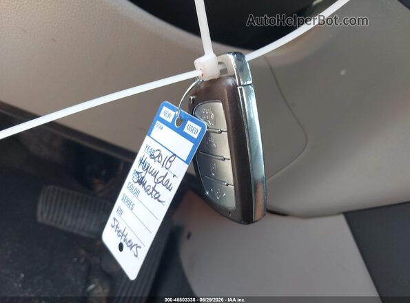 5NPE34AF0JH641368 2018 HYUNDAI SONATA Red Widok deski rozdzielczej