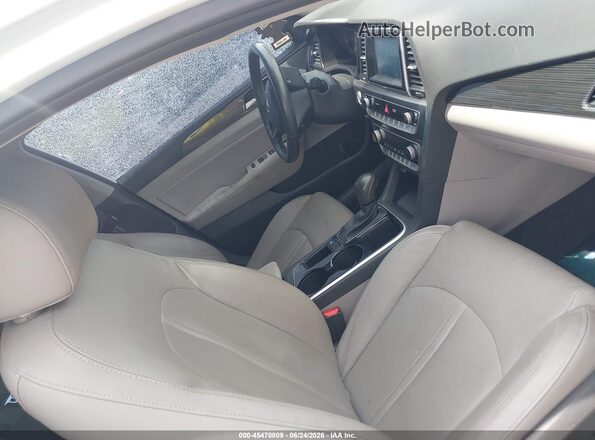5NPE34AF0JH649972 2018 HYUNDAI SONATA White Front interior view