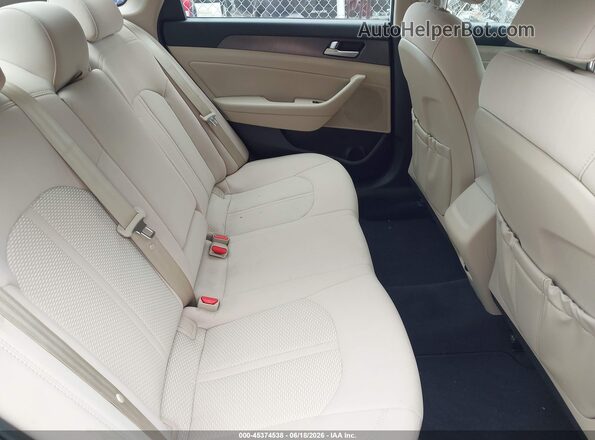 5NPE34AF1HH554864 2017 HYUNDAI SONATA White Vista de la etiqueta del VIN