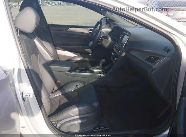 5NPE34AF1KH741769 2019 HYUNDAI SONATA Серебряный Вид салона спереди