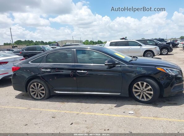 5NPE34AF2HH469774 2017 HYUNDAI SONATA Black Вид задньої частини салону
