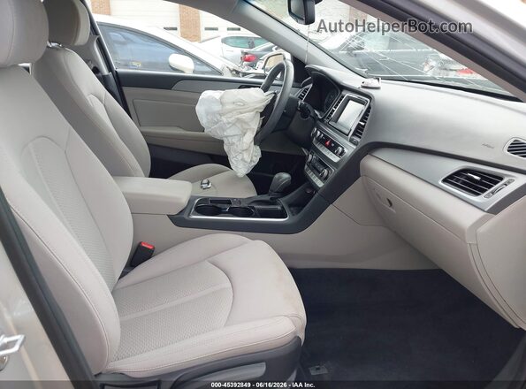5NPE34AF2JH618559 2018 HYUNDAI SONATA Silver წინა სალონის ხედი