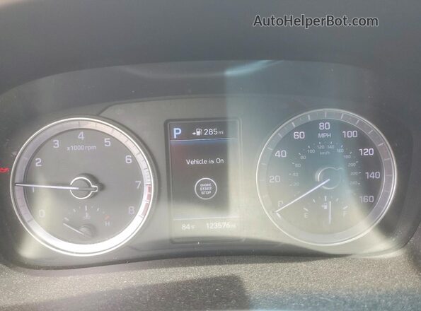 5NPE34AF2JH620005 2018 HYUNDAI SONATA Black ხელსაწყოთა პანელის ხედი