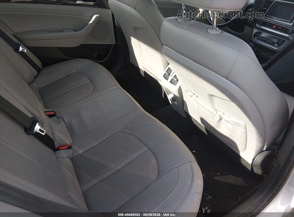 5NPE34AF2JH695786 2018 HYUNDAI SONATA Silver VIN კოდის სტიკერის ხედი