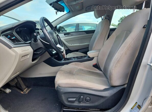 5NPE34AF2KH748293 2019 HYUNDAI SONATA Silver Вид салону спереду