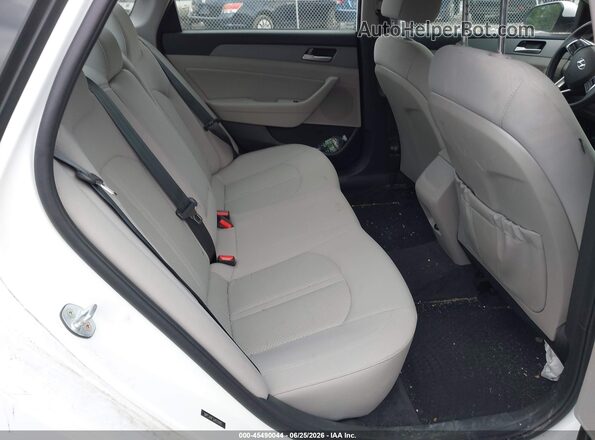 5NPE34AF3JH635905 2018 HYUNDAI SONATA White VIN կոդի պիտակի տեսք