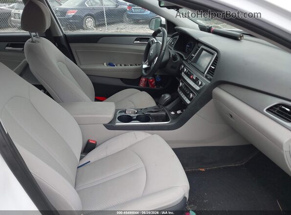 5NPE34AF3JH635905 2018 HYUNDAI SONATA White Սալոնի դիմացի տեսք
