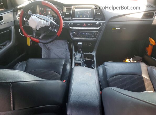 5NPE34AF3JH701014 2018 HYUNDAI SONATA Black Առջևի վահանակի տեսք