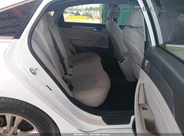 5NPE34AF3JH724051 2018 HYUNDAI SONATA White VIN კოდის სტიკერის ხედი
