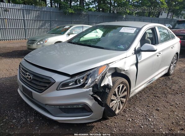 5NPE34AF4HH529425 2017 HYUNDAI SONATA Silver Widok z przodu