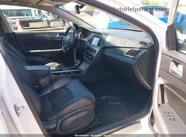 5NPE34AF4HH575322 2017 HYUNDAI SONATA White Front interior view