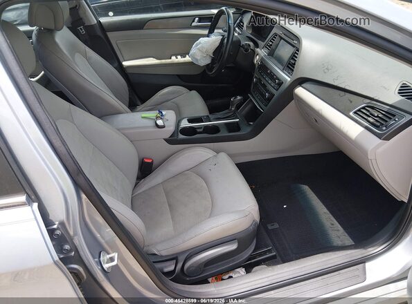 5NPE34AF5HH513184 2017 HYUNDAI SONATA Silver წინა სალონის ხედი