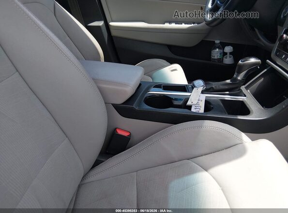 5NPE34AF5HH566581 2017 HYUNDAI SONATA Silver Սալոնի դիմացի տեսք