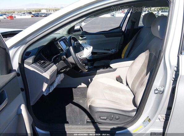 5NPE34AF5KH744352 2019 HYUNDAI SONATA Gray Front interior view