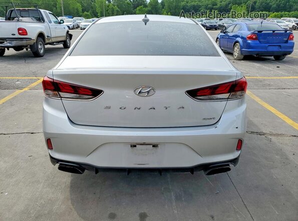 5NPE34AF5KH791915 2019 HYUNDAI SONATA Silver Rear view
