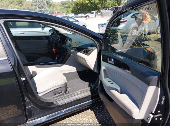 5NPE34AF6HH558750 2017 HYUNDAI SONATA Черный Вид салона спереди