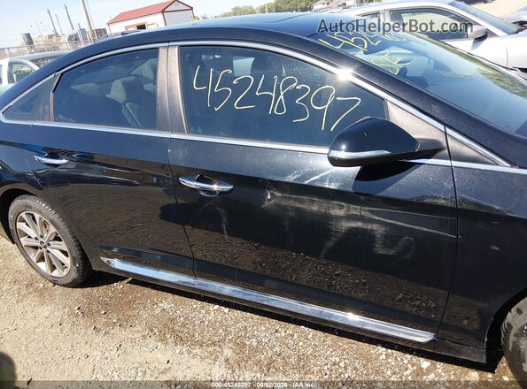 5NPE34AF6HH558750 2017 HYUNDAI SONATA Черный Вид задней части салона