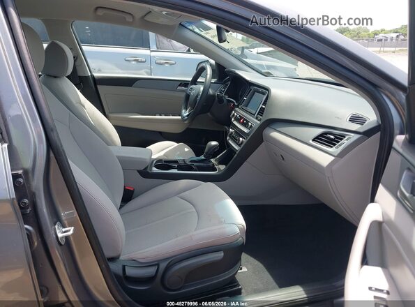 5NPE34AF6JH668753 2018 HYUNDAI SONATA Gray Front interior view