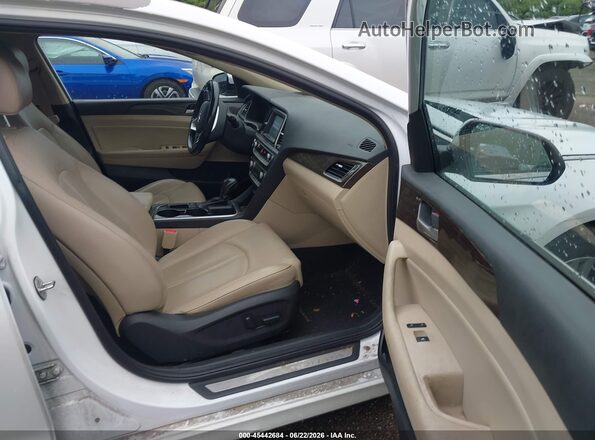 5NPE34AF6JH675170 2018 HYUNDAI SONATA White Front interior view