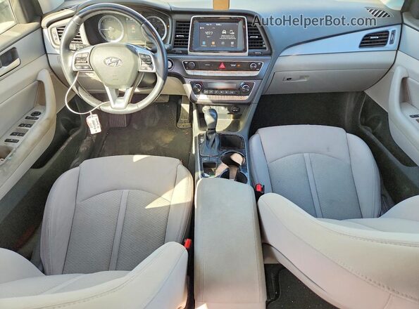 5NPE34AF6KH812187 2019 HYUNDAI SONATA White Вид панелі приладів