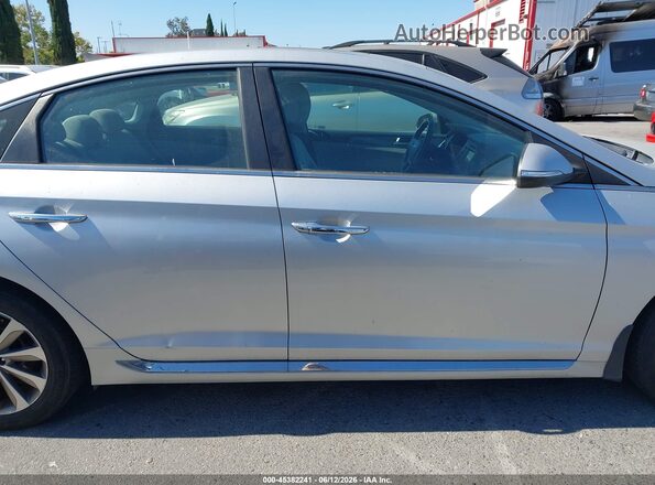 5NPE34AF7HH483590 2017 HYUNDAI SONATA Silver Вид задньої частини салону