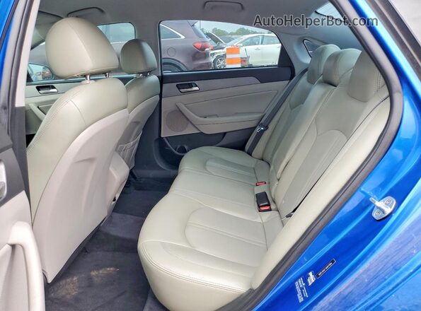 5NPE34AF7JH611994 2018 HYUNDAI SONATA Blue Rear seats view