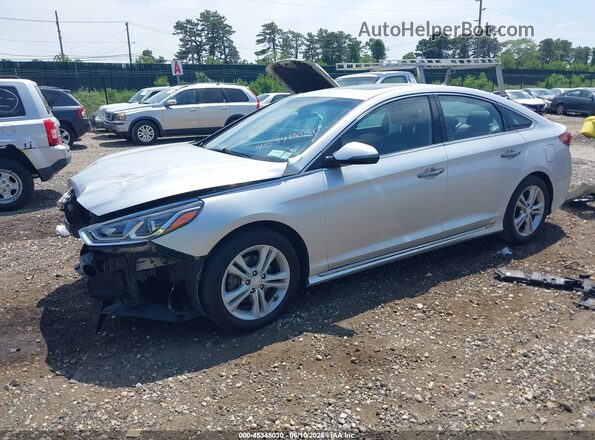 5NPE34AF7JH628620 2018 HYUNDAI SONATA Silver წინა მარცხენა ხედი სამი მეოთხედიდან