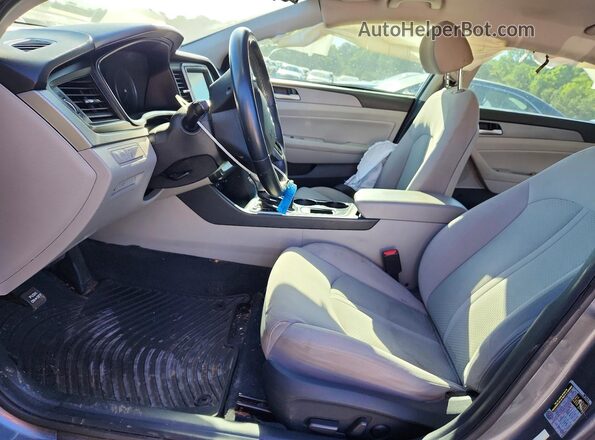 5NPE34AF7JH644638 2018 HYUNDAI SONATA Gray Вид салону спереду