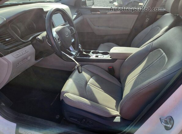 5NPE34AF7JH647491 2018 HYUNDAI SONATA White Вид салону спереду