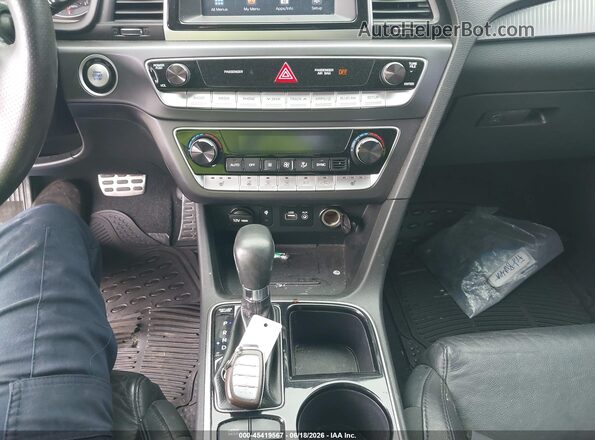 5NPE34AF7KH809542 2019 HYUNDAI SONATA Silver Вид панелі приладів