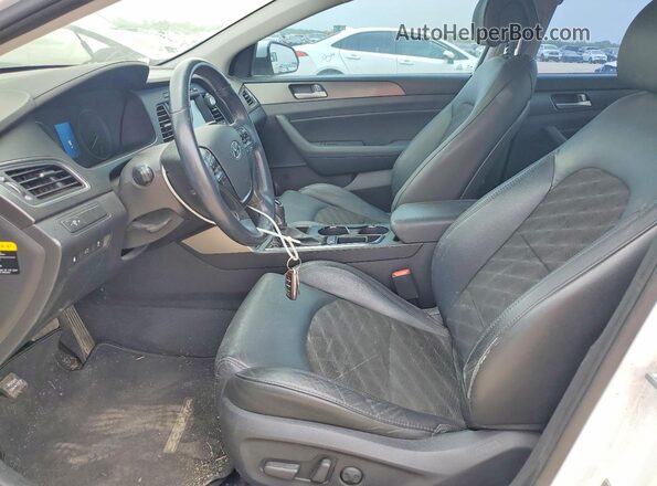 5NPE34AF8HH456558 2017 HYUNDAI SONATA White წინა სალონის ხედი