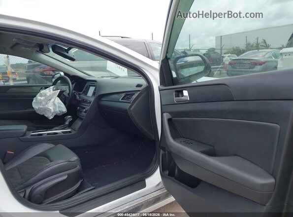 5NPE34AF8HH551539 2017 HYUNDAI SONATA White Vista interior delantera