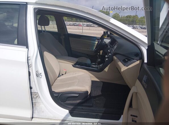 5NPE34AF8JH689555 2018 HYUNDAI SONATA White Вид салону спереду