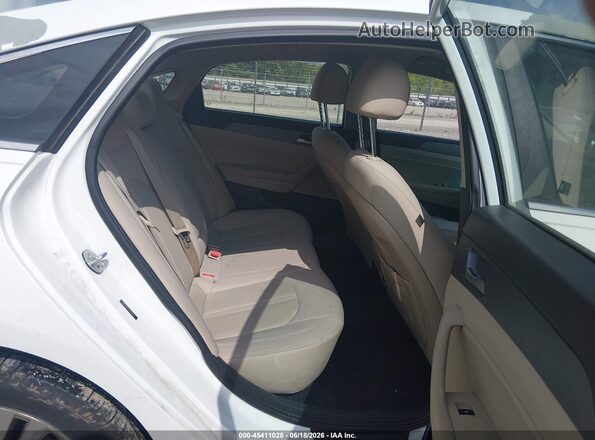 5NPE34AF8JH689555 2018 HYUNDAI SONATA White Вид наклейки з VIN-кодом