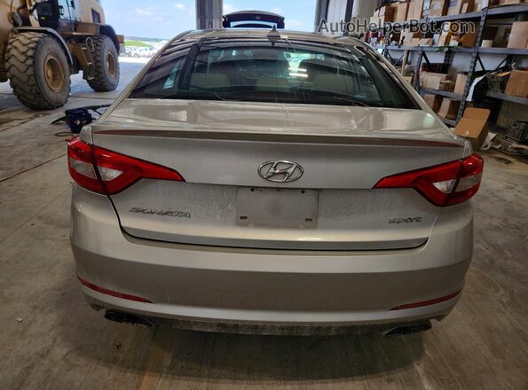 5NPE34AF9GH315626 2016 HYUNDAI SONATA Silver Rear view