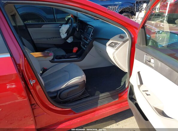5NPE34AF9JH658993 2018 HYUNDAI SONATA Red Widok wnętrza z przodu
