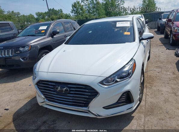 5NPE34AF9JH682601 2018 HYUNDAI SONATA Белый Вид задней части салона