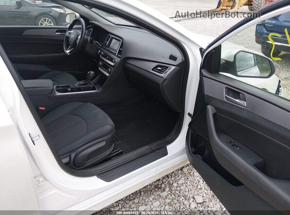 5NPE34AF9KH772381 2019 HYUNDAI SONATA Белый Вид салона спереди