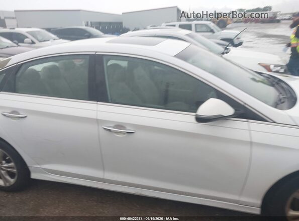 5NPE34AF9KH789990 2019 HYUNDAI SONATA White Widok zestawu wskaźników