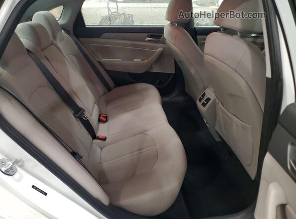 5NPE34AFXJH710583 2018 HYUNDAI SONATA White Հետևի նստատեղերի տեսք