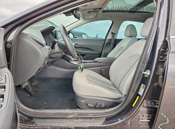 5NPEF4JA1MH083711 2021 HYUNDAI SONATA Gray Front interior view