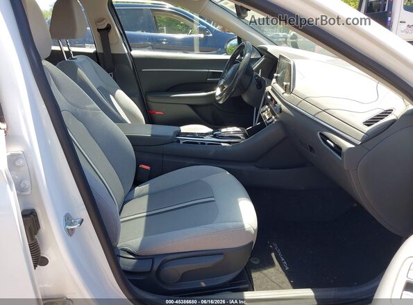 5NPEF4JA1MH103178 2021 HYUNDAI SONATA White Widok wnętrza z przodu