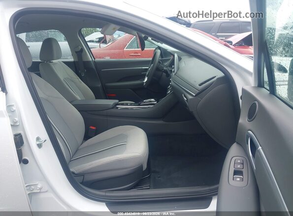 5NPEF4JA8LH014805 2020 HYUNDAI SONATA Белый Вид салона спереди