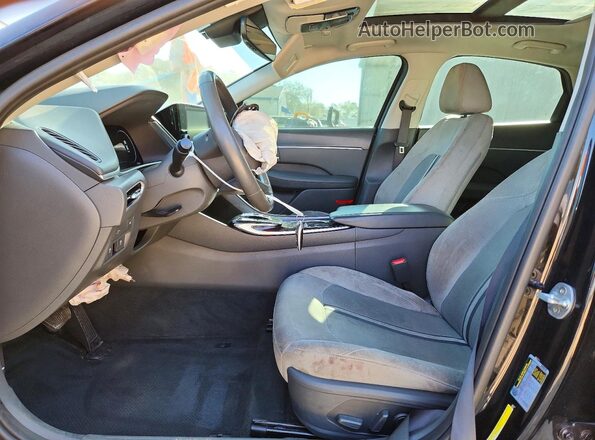 5NPEF4JA8MH084077 2021 HYUNDAI SONATA Black წინა სალონის ხედი